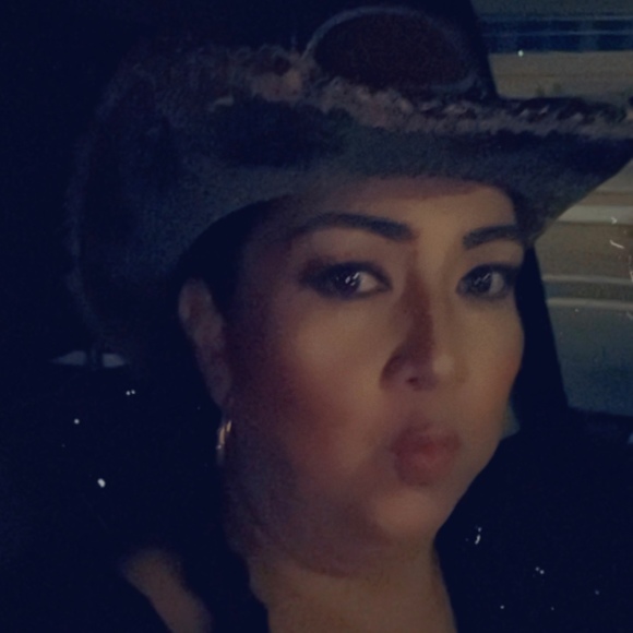 Meet your Posher, Briana - Picture 1 of 1